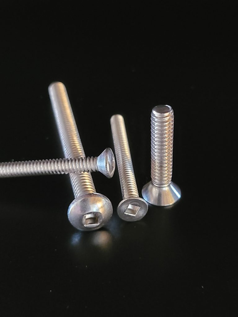 9 SQUARE DRIVE MACHINE SCREWS